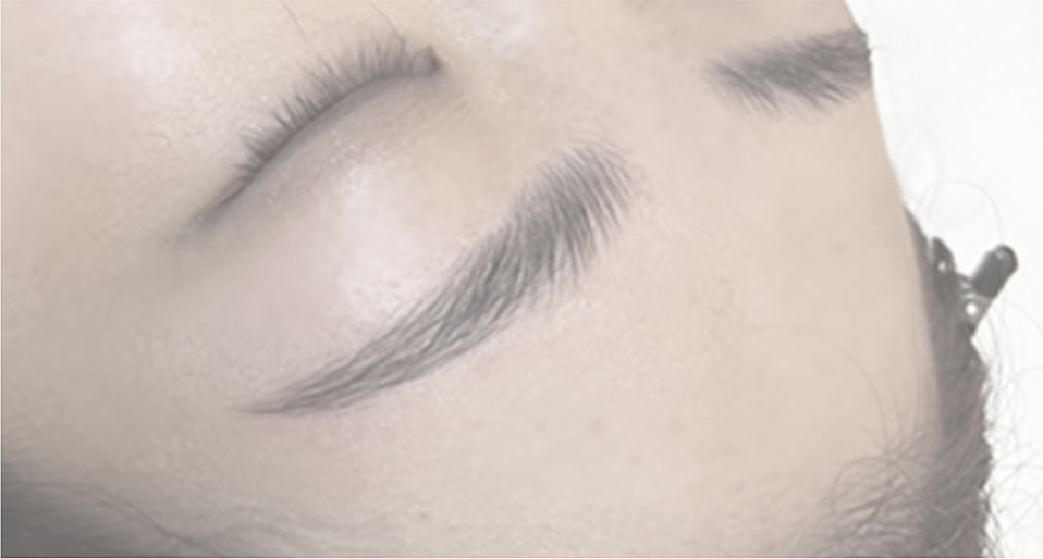 眉毛スタイリング